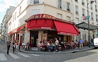  Café des Deux Moulins was immortalized in the film 