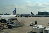  IAH Terminal E, with United 777 in Star Alliance Livery in the background