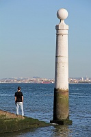  O Tejo, Off Praça do comercio
