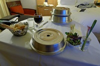  Room service setting