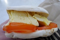  Egg and tomato sandwich