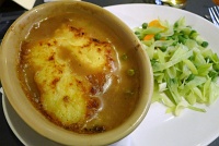  Shepherd's Pie: Traditional mix of minced lamb and chunks of carrots, celery & onions cooked in gravy and topped with mash