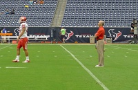  UH head coach Tony Levine