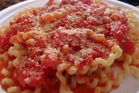  Fusili with tomato sauce with onion and butter