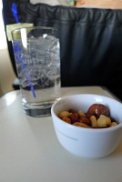  Gin and tonic with warm nuts, United 757-200