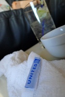  Hot towel, United 757-200