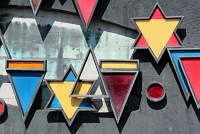  Memorial featuring color-coded patches worn by victims, Konzentrationslager Dachau, Dachau