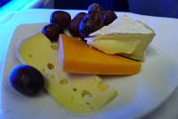  L'artisan oka, camembert and medium cheddar with grapes - Executive First Class, Air Canada A330