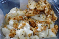  Nudel-salat mit Hühner-bruststreifen (macaroni with curry chicken)