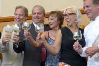  Pre-Grand Tasting toast