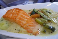  Pan-fried salmon in chunky mustard sauce, mixed vegetables and potato mash - FRA-MAD