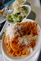  Trio de pasta (pasta trio: Bolognese, carbonara, and ricotta), Madrid