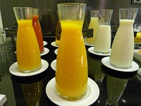  Hotel Gran Melia Colon breakfast buffet, Sevilla: Fresh fruit juices