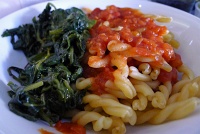  Pasta with tomato sauce and spinach on United Airlines