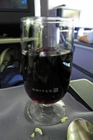  Red wine, United Airlines 767-300