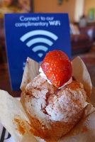  Strawberry cream cheese muffin, Universal Studios Hollywood VIP Lounge