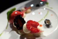  Les baies rouges: Mixed berries, vanilla cream, chiffon cake and raspberry sorbet