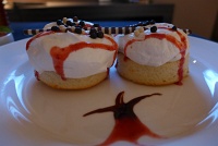  M Resort room service: Strawberry short cake