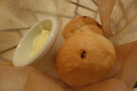  Emeril's New Orleans Fish House: Onion bread