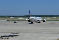  United 787-8 at Houston Bush Intercontinental Airport