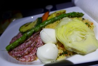  Cold plate with grilled vegetables, couscous, mozzarrella and salami, United 787-8 Dreamliner